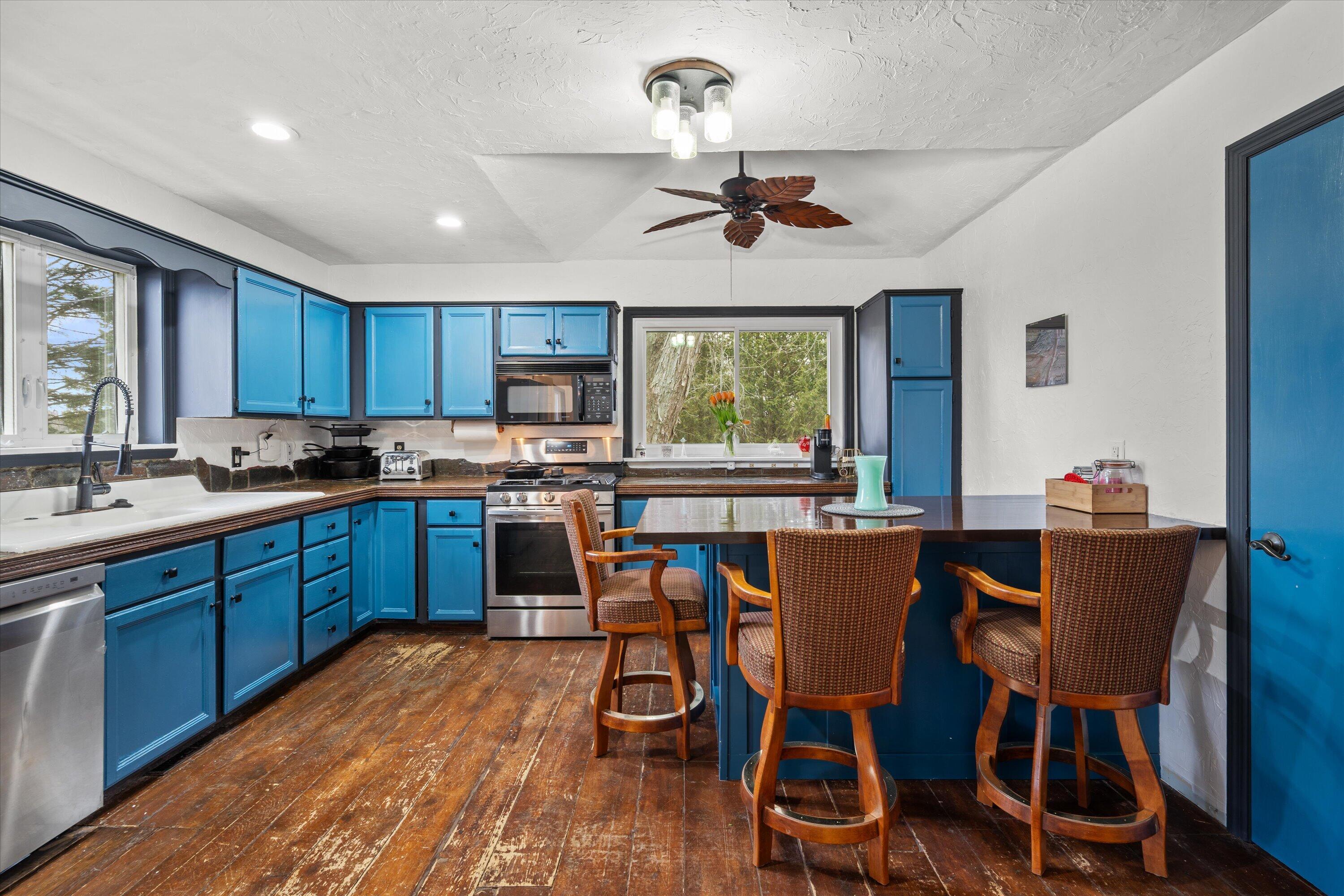 4804 County Hwy VV Two Rivers, WI 54241 - Photo 12 of 60 Fixed kitchen island