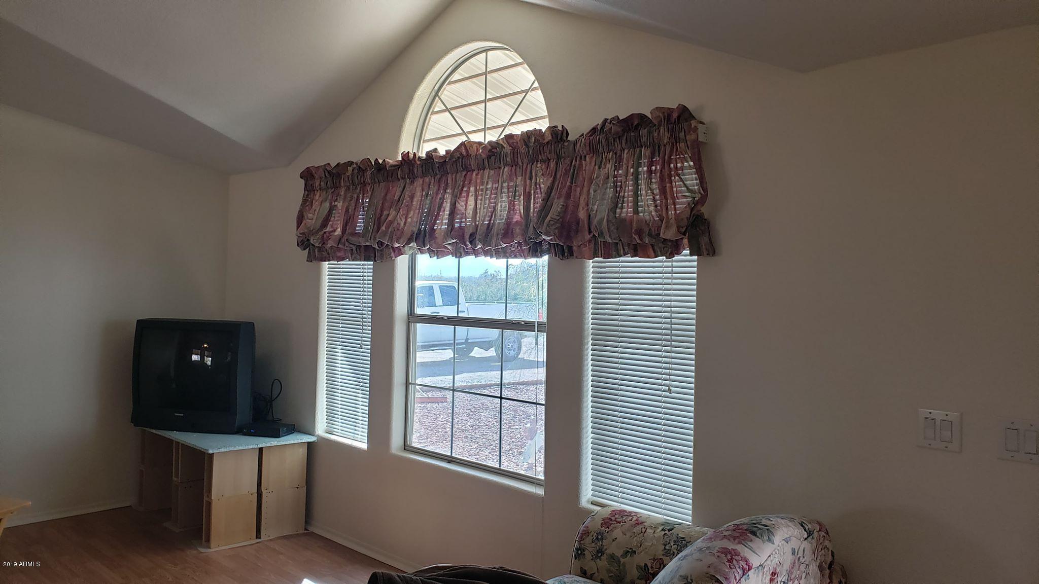 3413 North Ralston Road Maricopa, AZ 85139 - Photo 10 of 15 Living room