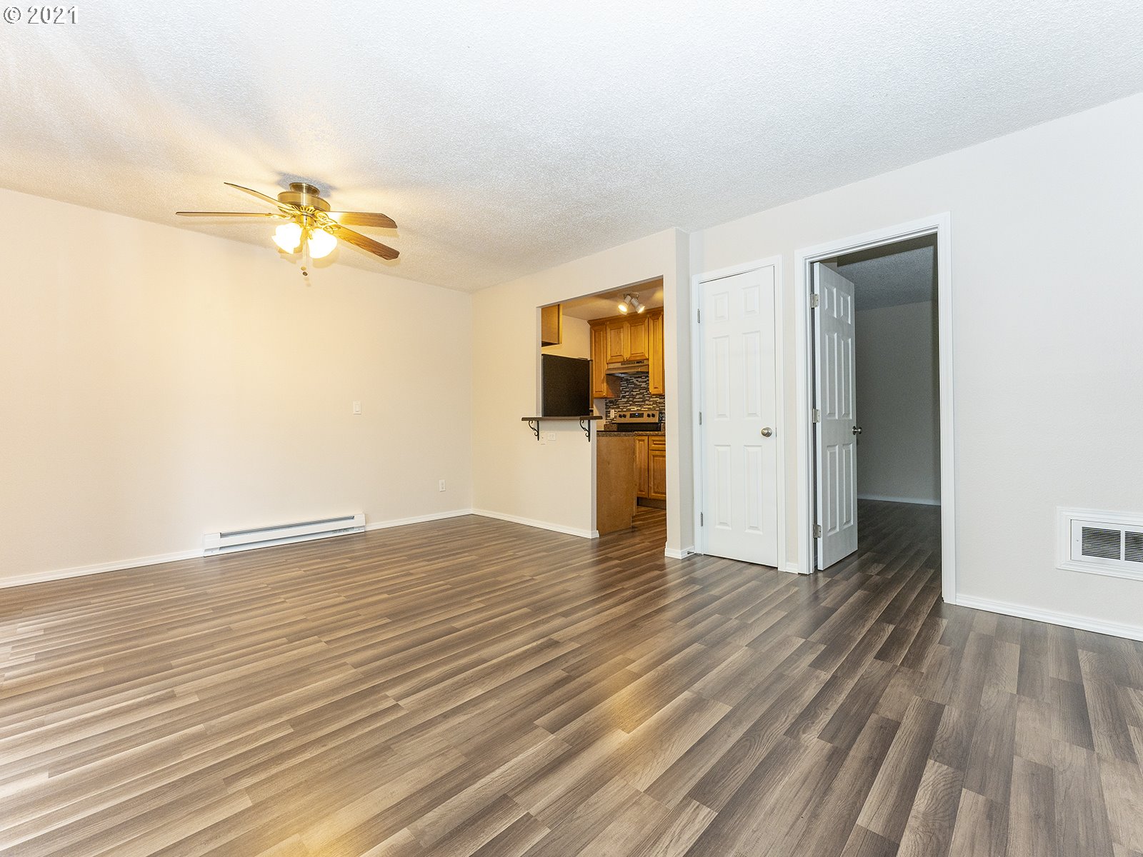 7734 Southwest Barnes Road Portland, OR 97225 - Photo 11 of 22 Gallery Image 11