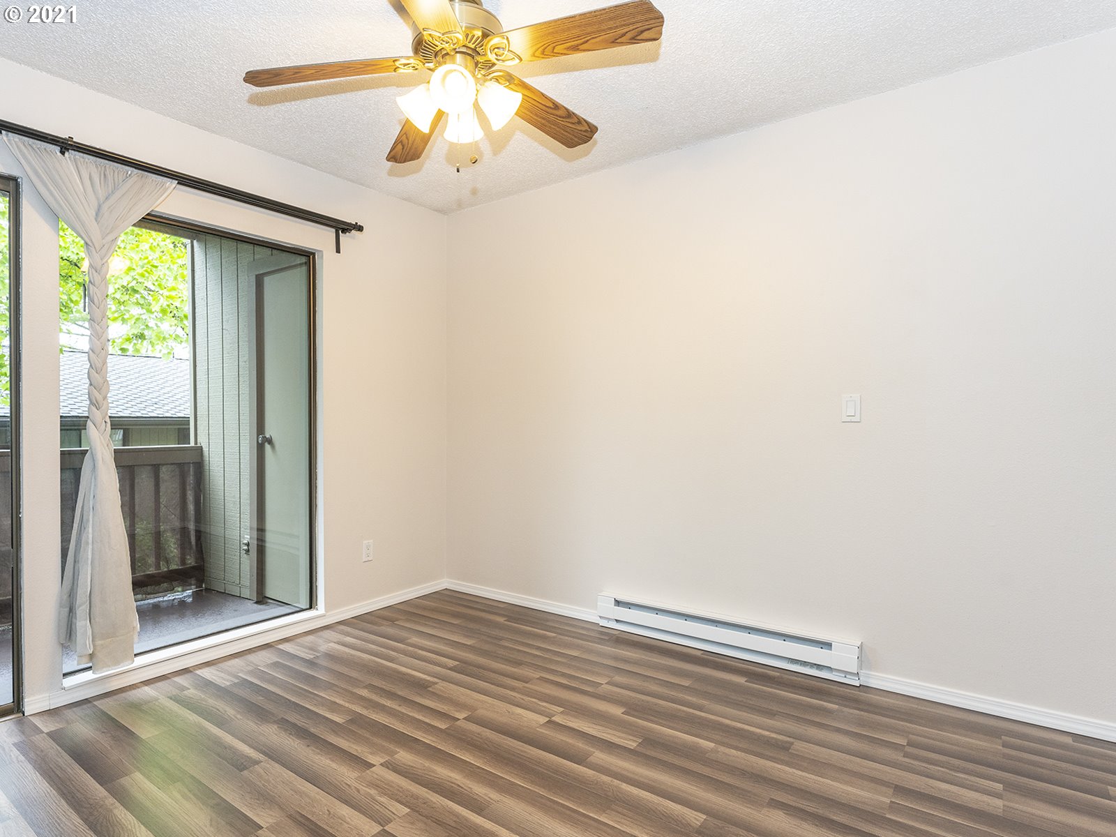 7734 Southwest Barnes Road Portland, OR 97225 - Photo 12 of 22 Gallery Image 12