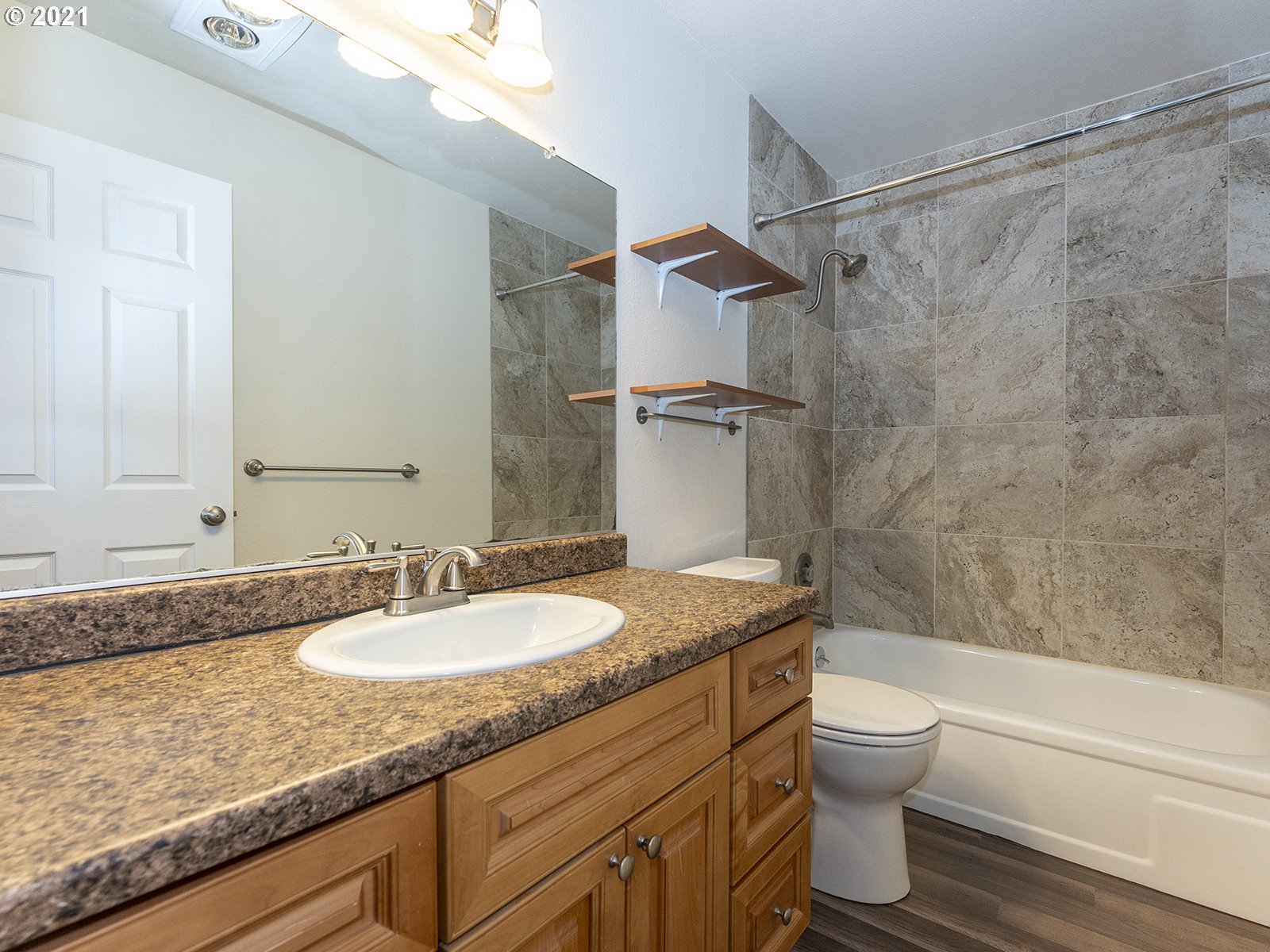 7734 Southwest Barnes Road Portland, OR 97225 - Photo 19 of 22 Gallery Image 19