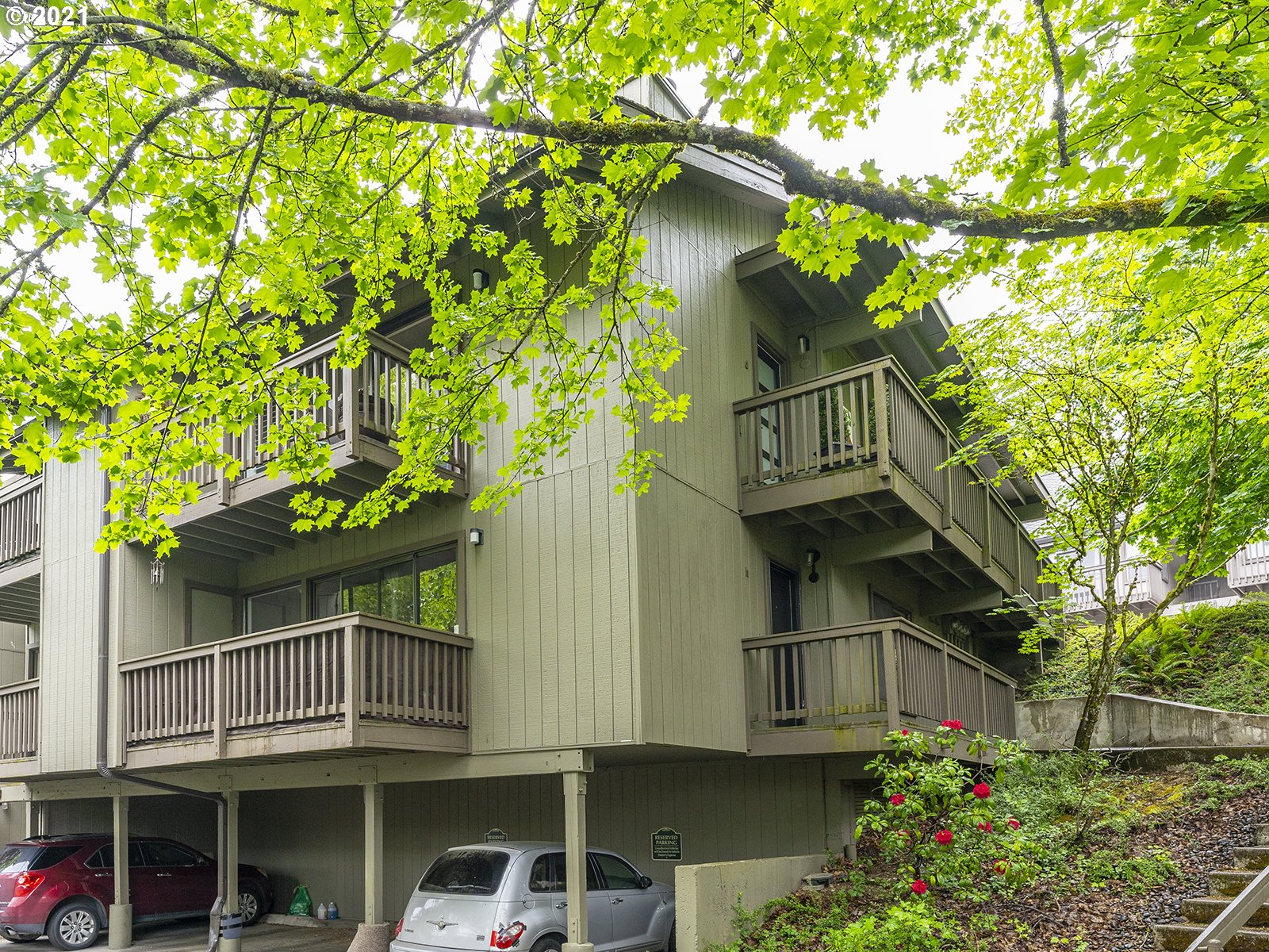 7734 Southwest Barnes Road Portland, OR 97225 - Photo 3 of 22 Gallery Image 3