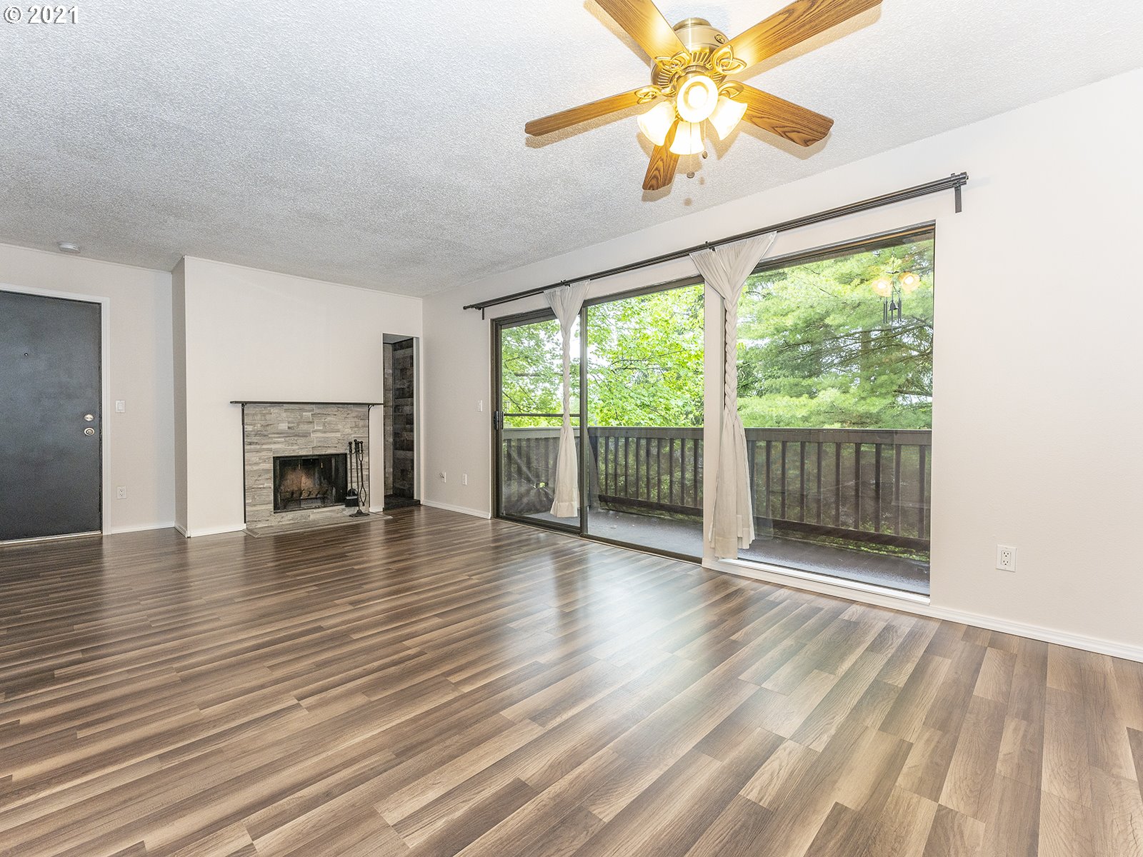 7734 Southwest Barnes Road Portland, OR 97225 - Photo 4 of 22 Gallery Image 4