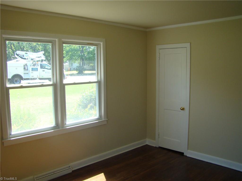 1406 Vaughn Road Burlington, NC 27217 - Photo 13 of 21 Gallery Image 13