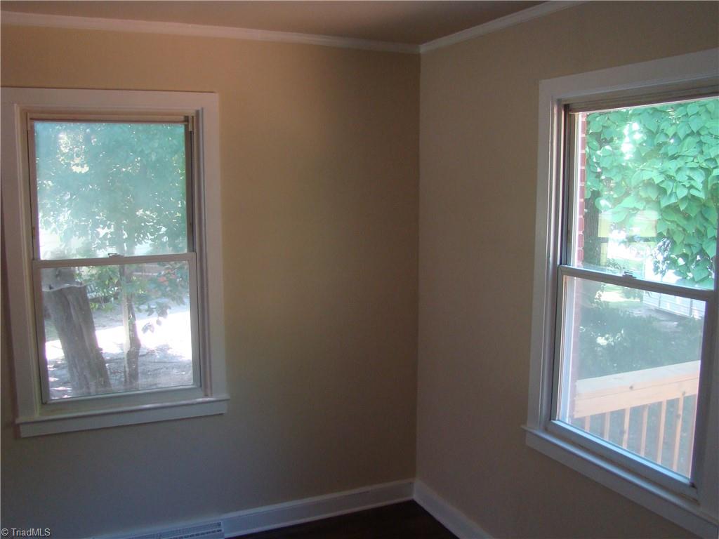 1406 Vaughn Road Burlington, NC 27217 - Photo 9 of 21 Dining Area