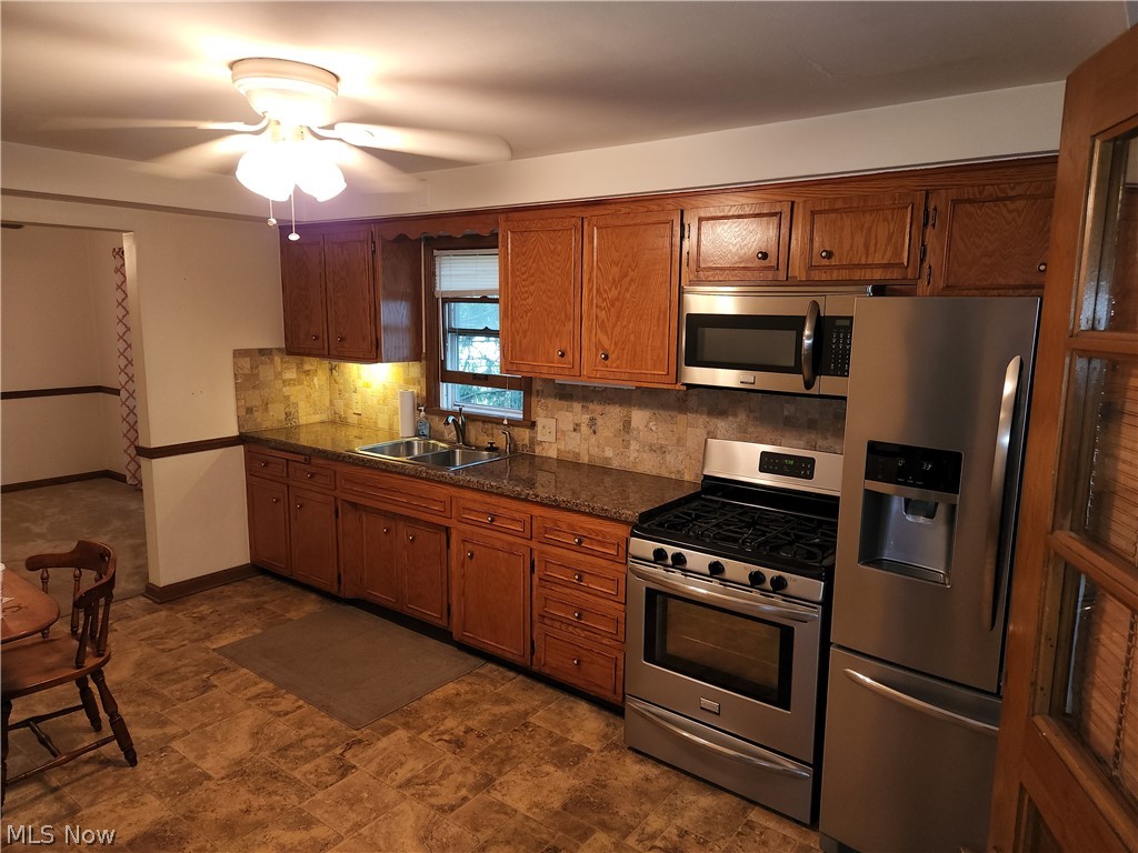9740 Struthers Road New Middletown, OH 44442 - Photo 7 of 35 Kitchen