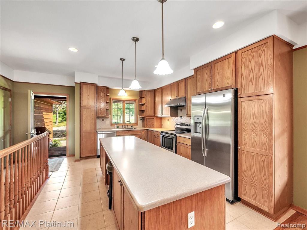 11061 Wiggins Road Howell, MI 48855 - Photo 12 of 79