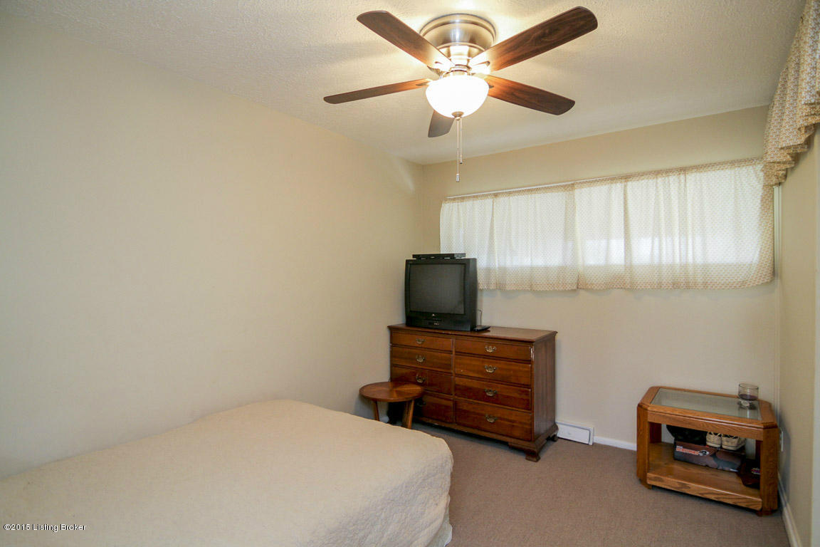 1305 Pigeon Pass Road Louisville, KY 40213 - Photo 24 of 27 24