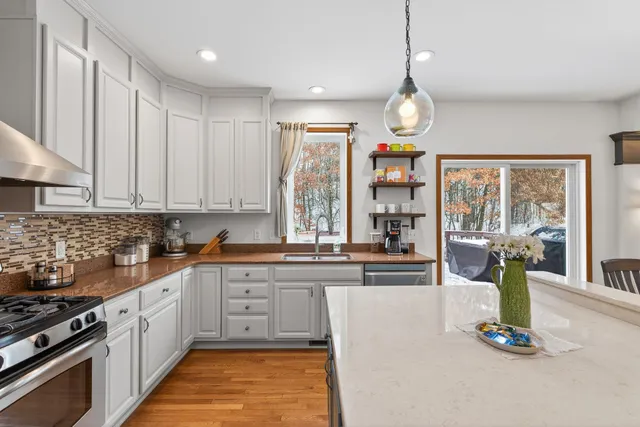 $634,900 | 6691 Timber Ridge Ln Court South, Cottage Grove, MN 55016