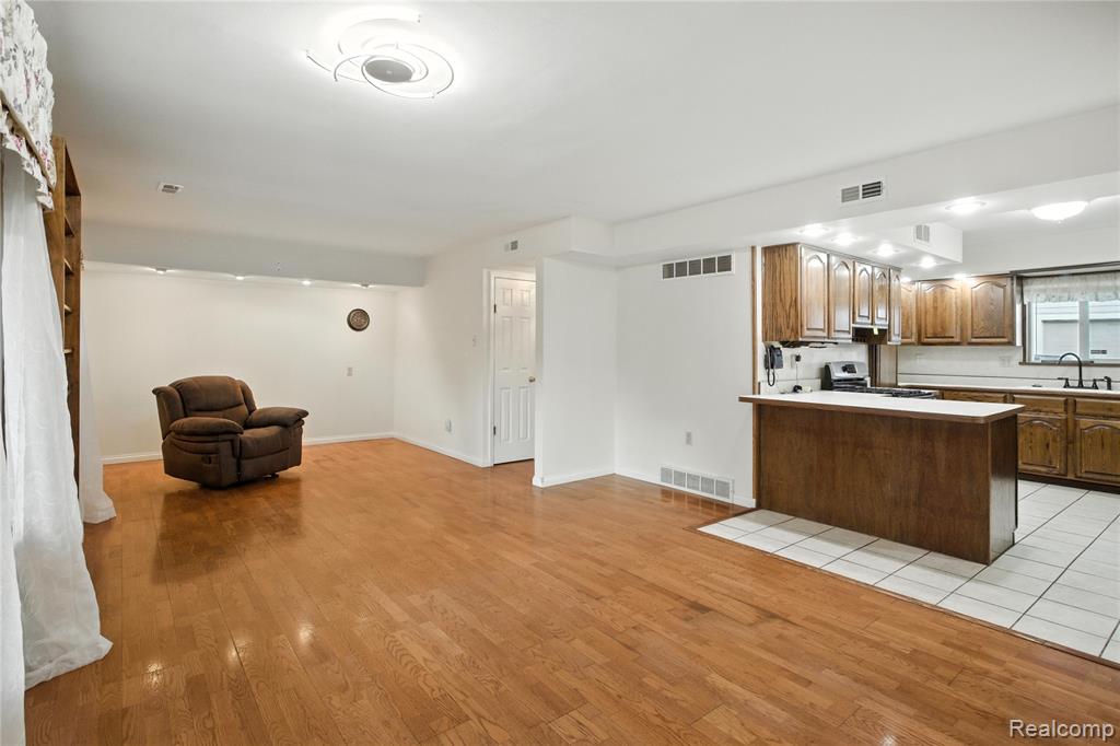 19230 Wall Street Melvindale, MI 48122 - Photo 5 of 44 Gallery Image 5