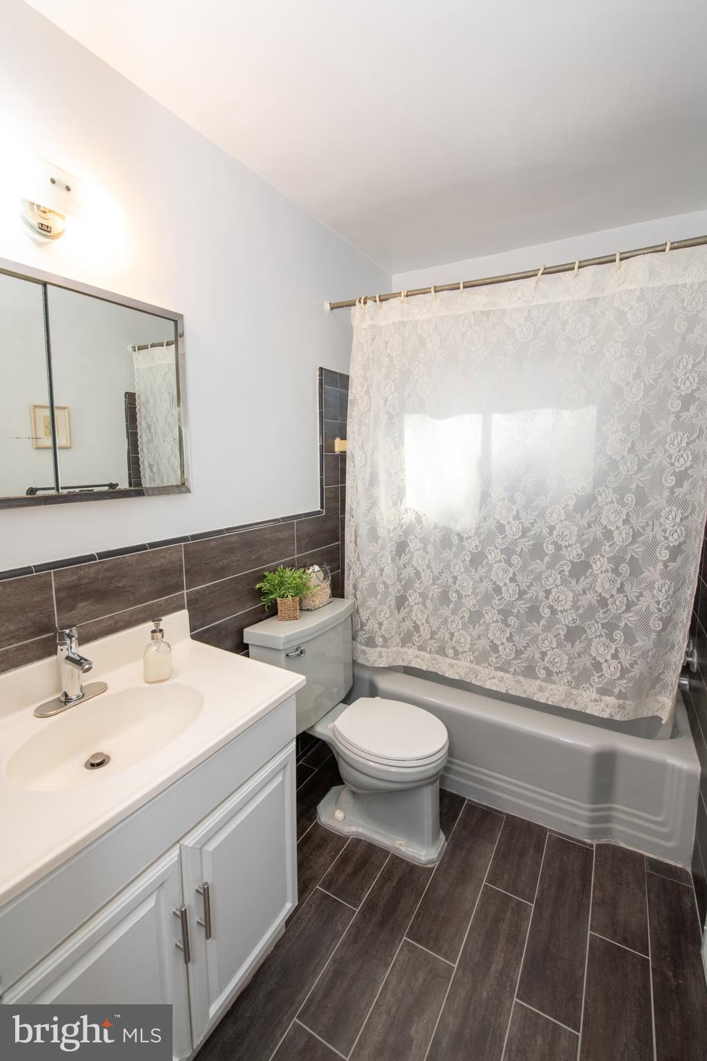 1527 Shoemaker Road Abington, PA 19001 - Photo 24 of 31