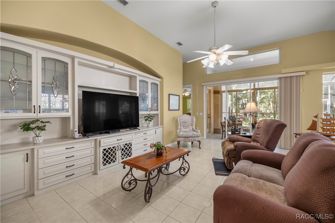 389 West Doerr Path Hernando, FL 34442 - Photo 19 of 84