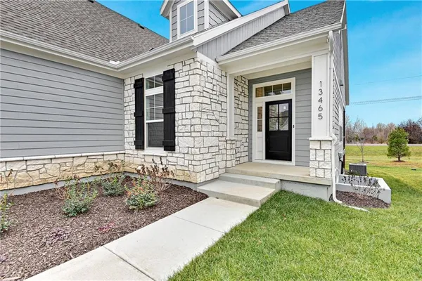$629,500 | 13465 West 174th Place, Overland Park, KS 66221