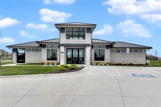 $629,500 | 13465 West 174th Place, Overland Park, KS 66221