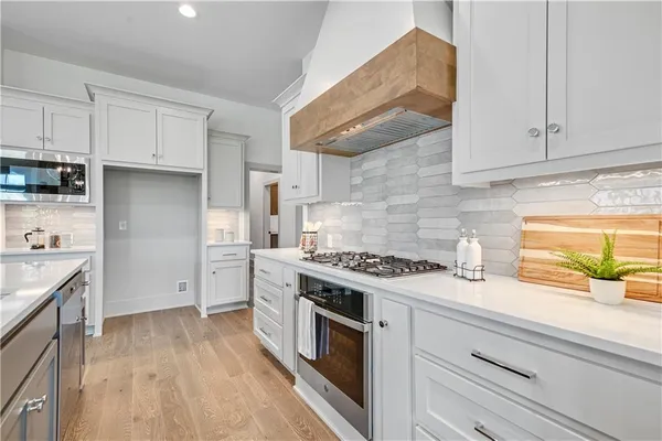 $629,500 | 13465 West 174th Place, Overland Park, KS 66221