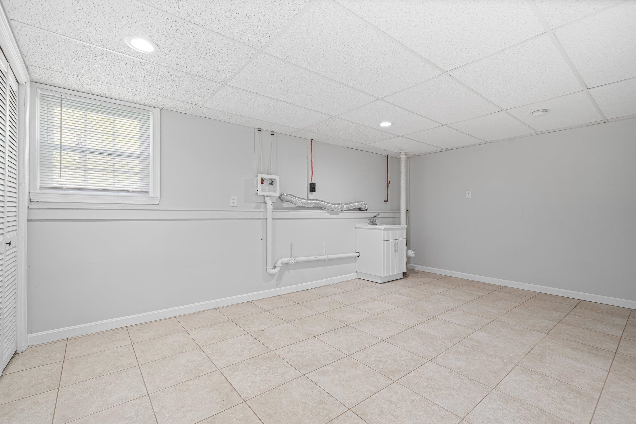 50 Lansdown Street Manchester, NH 03103 - Photo 44 of 58