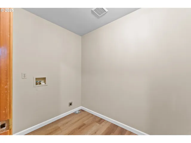 $369,000 | 2245 Northwest Cabrillo Court, Roseburg, OR 97471