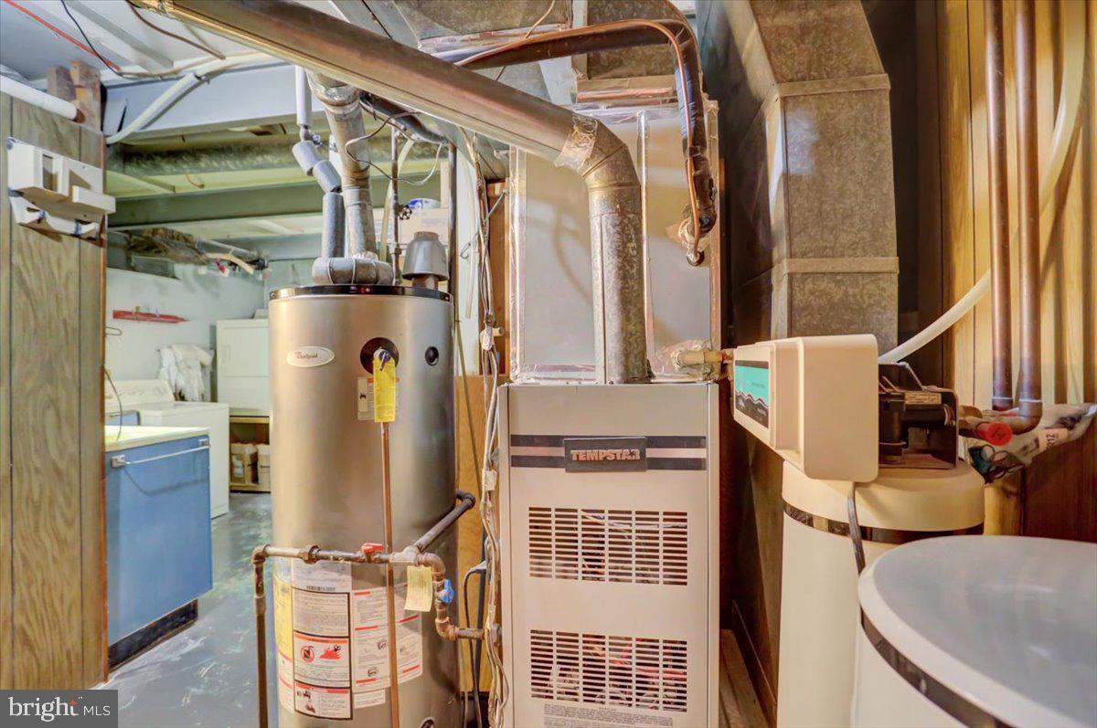 1130 Outer Drive Hagerstown, MD 21742 - Photo 27 of 37 a front view of a house with outdoor seating