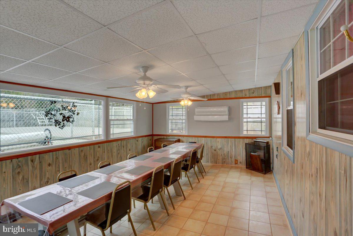 1130 Outer Drive Hagerstown, MD 21742 - Photo 6 of 37 a dining room with furniture and window