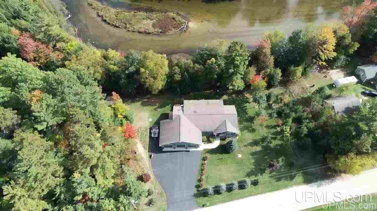 684 N Asp Road Manistique, MI 49854 - Photo 2 of 46