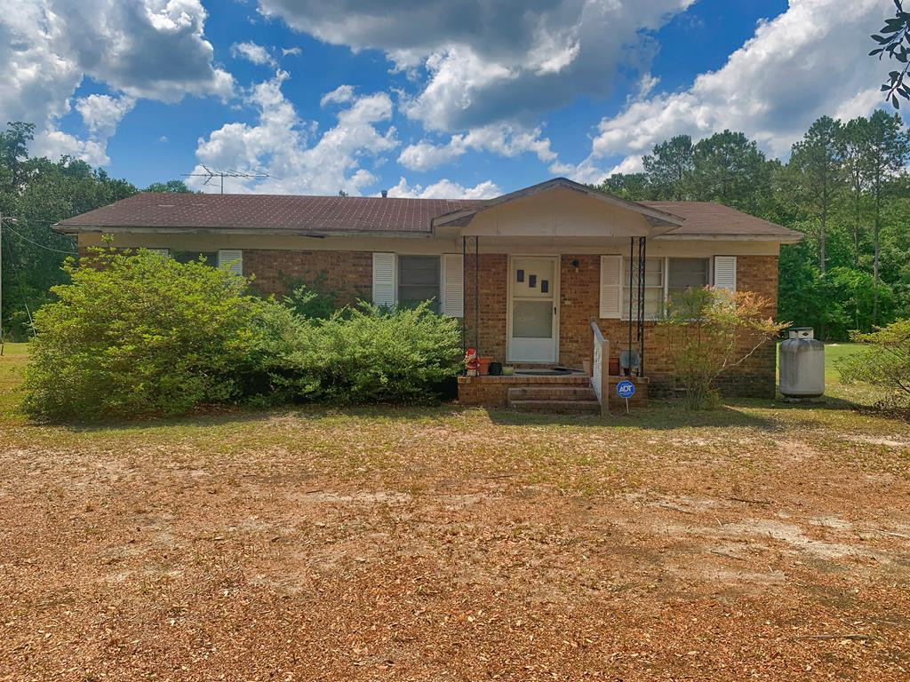 1502 Flinn Road Manning, SC 29102 - Photo 1 of 1