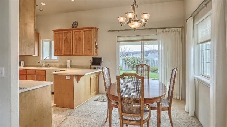 925 Ridgeview Drive Eagle Point, OR 97524 - Photo 13 of 35 Additional Photo
