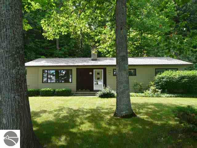 7091 East Shore Road Traverse City, MI 49686 - Photo 1 of 11 1695370.JPG
