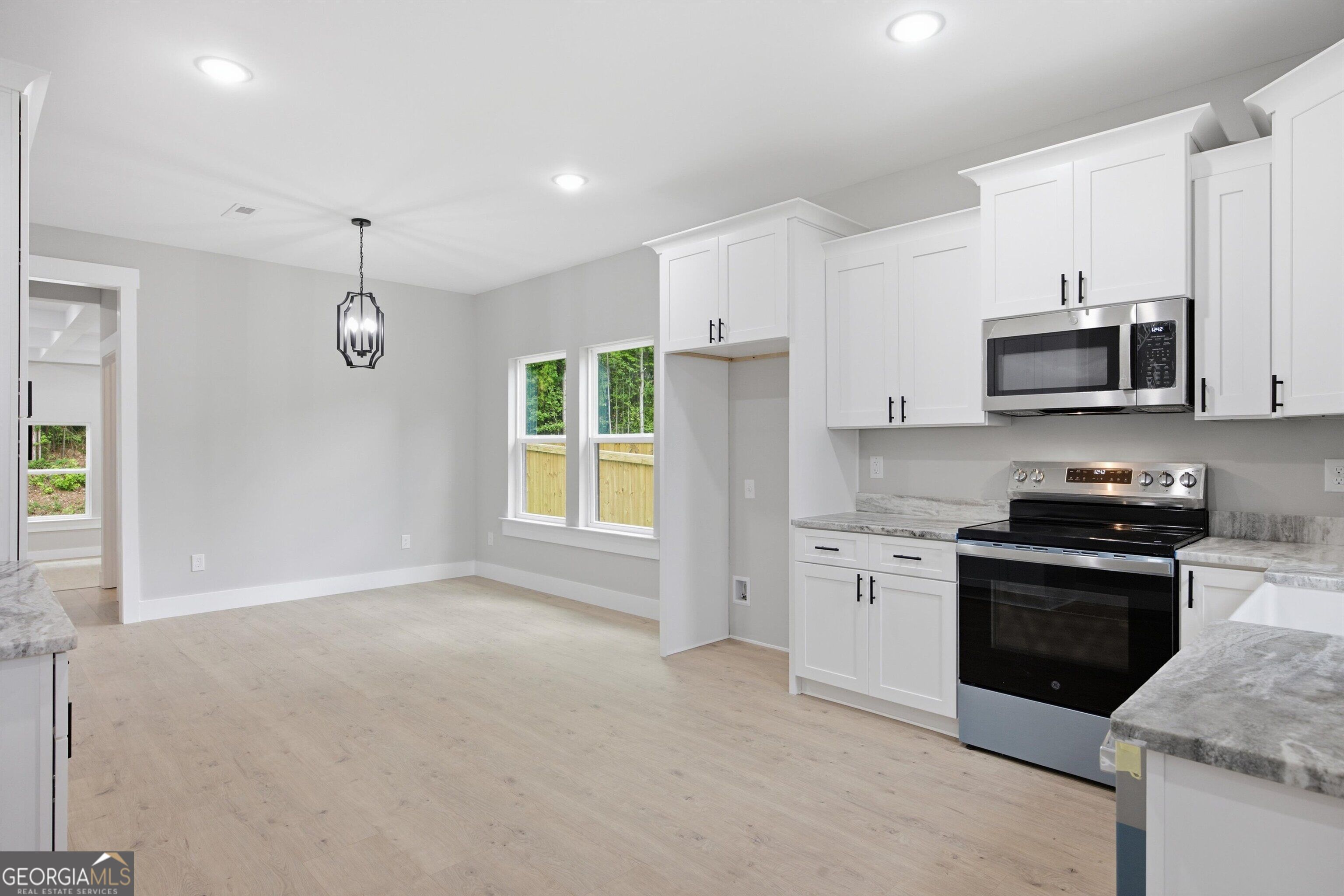 133 Washington Street Dalton, GA 30721 - Photo 3 of 39 Gallery Image 3