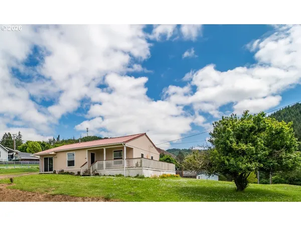 $262,000 | 108 Southeast Apple Street, Oakland, OR 97462