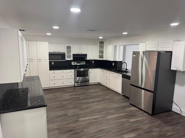 8421 Pioneer Road West Palm Beach, FL 33411 - Photo 6 of 18 KITCHEN