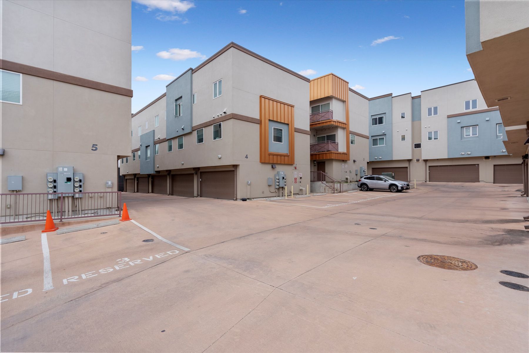 2827 Manor Road, Unit 3102 Austin, TX 78722 - Photo 18 of 20 a view of a building with a street