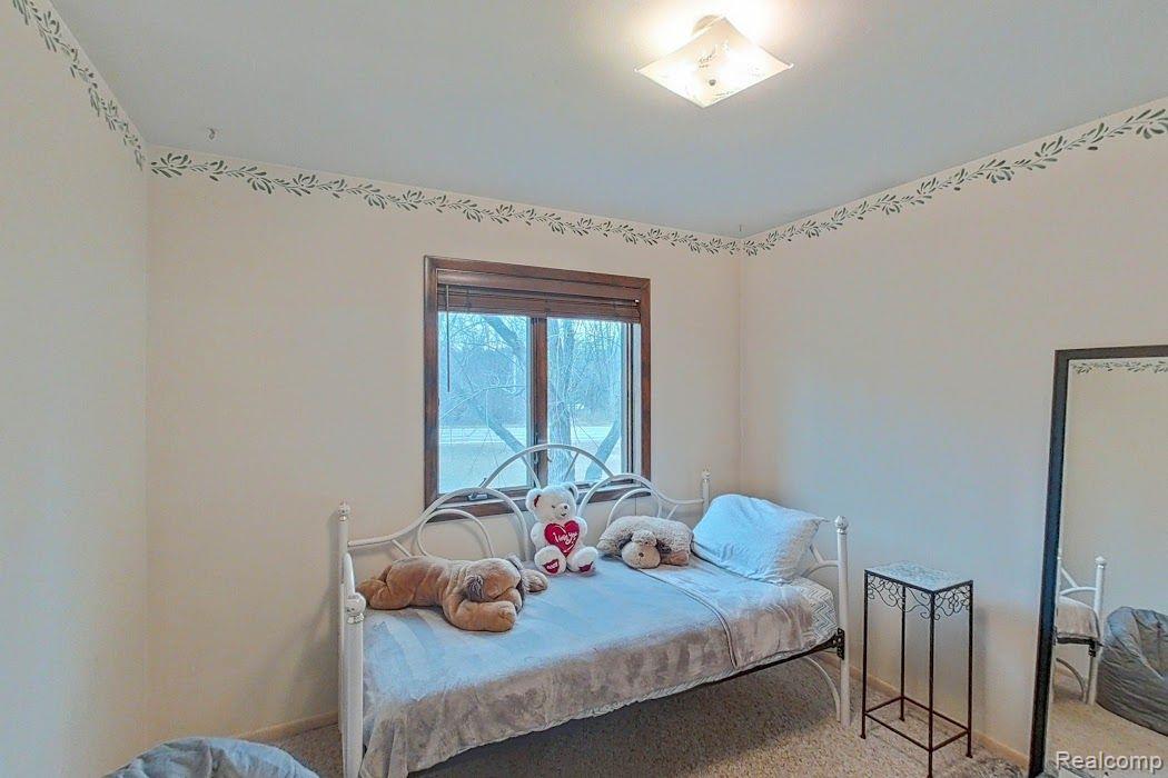9343 White Lake Road Fenton, MI 48430 - Photo 17 of 26 Gallery Image 17
