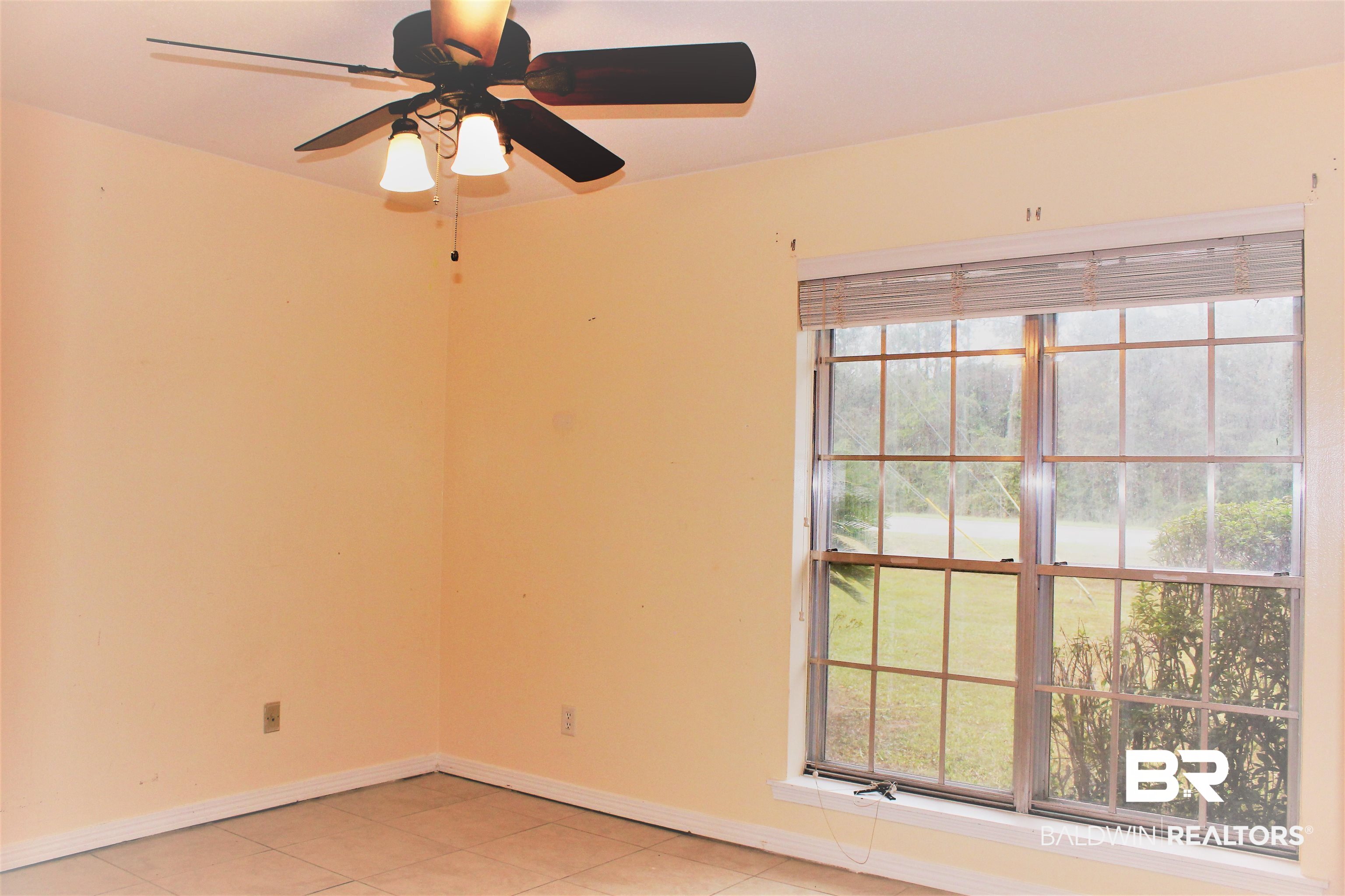 4251 Schillinger Road South Mobile, AL 36619 - Photo 10 of 38 2nd Guest Bedroom