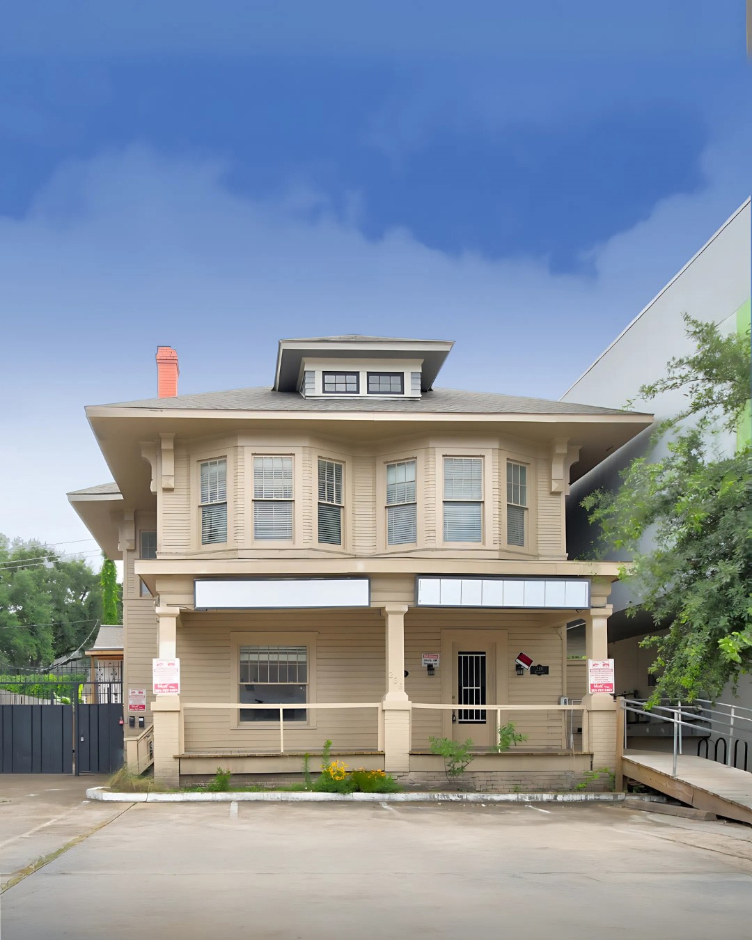 AVONDALE is one of Montrose's most established Historic neighborhoods! This versatile home is perfect for any buyer looking for an investment opportunity, offering retail, office, residential, or rental potential in a prime location.