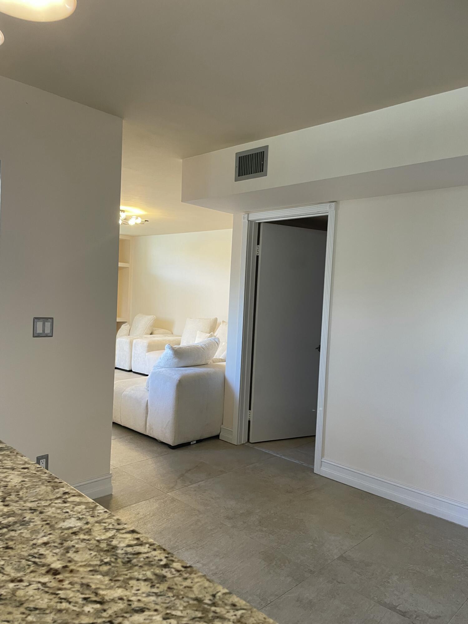 22976 Oxford Place Boca Raton, FL 33433 - Photo 17 of 54 5ECCA515-44E7-4574-A9DD-254FD9F041E9