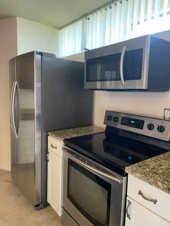 $2,350 | 22976 Oxford Place, Boca Raton, FL 33433