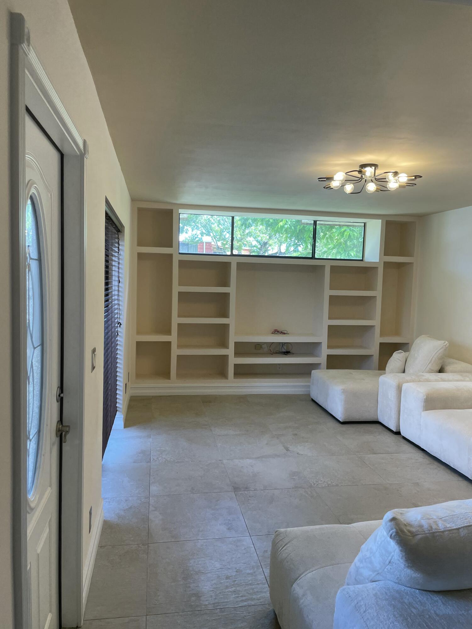 22976 Oxford Place Boca Raton, FL 33433 - Photo 4 of 54 06C65F4D-C6E2-4EBD-BCB3-207436B6C01B