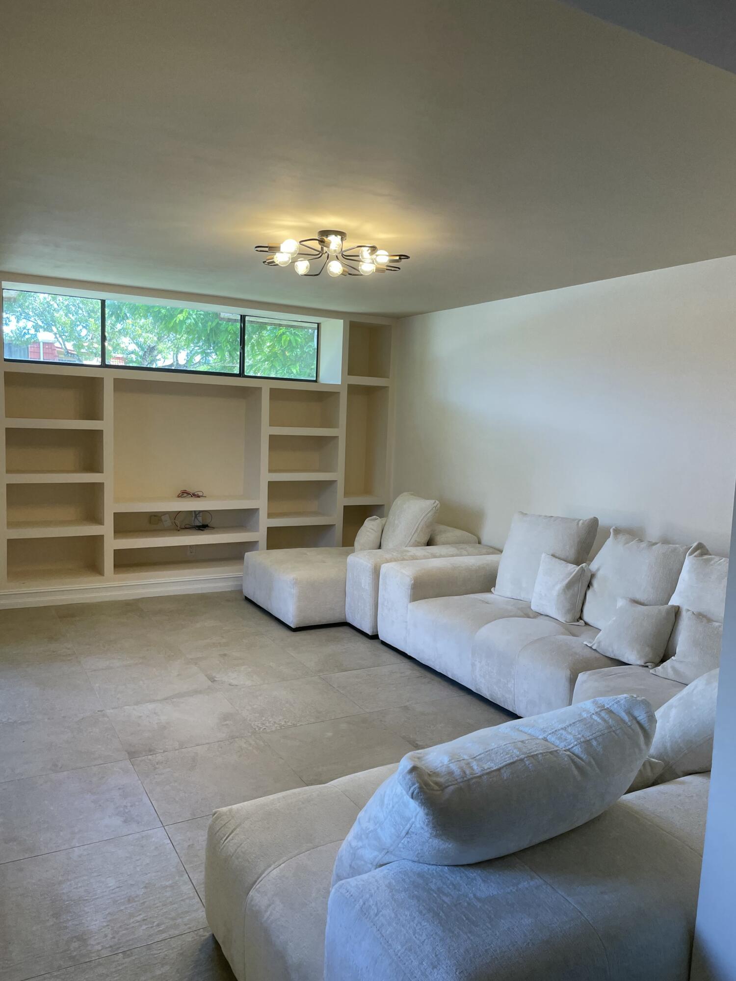 22976 Oxford Place Boca Raton, FL 33433 - Photo 5 of 54 07BB02FD-F6CD-4C52-A2CC-72F6B0CBEAD8