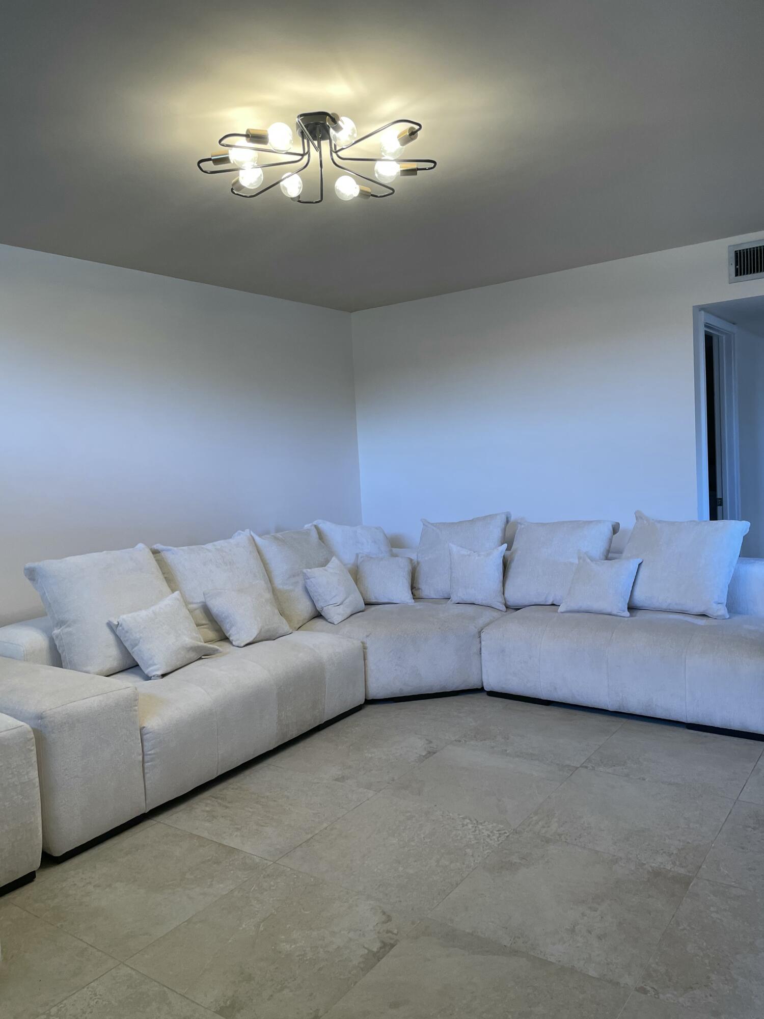 22976 Oxford Place Boca Raton, FL 33433 - Photo 7 of 54 6A73539D-C575-4AA3-AD6F-365C358F1205