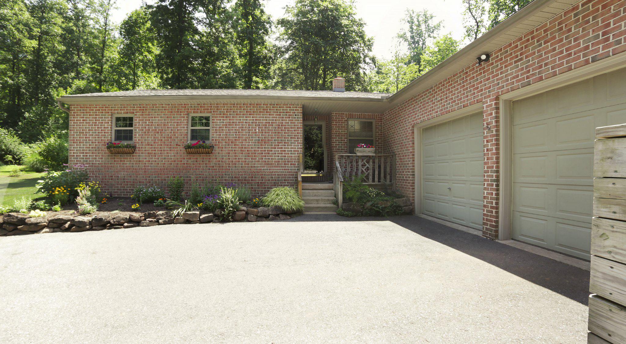1580 Girl Scout Road Denver, PA 17517 - Photo 6 of 47 Entry from drive