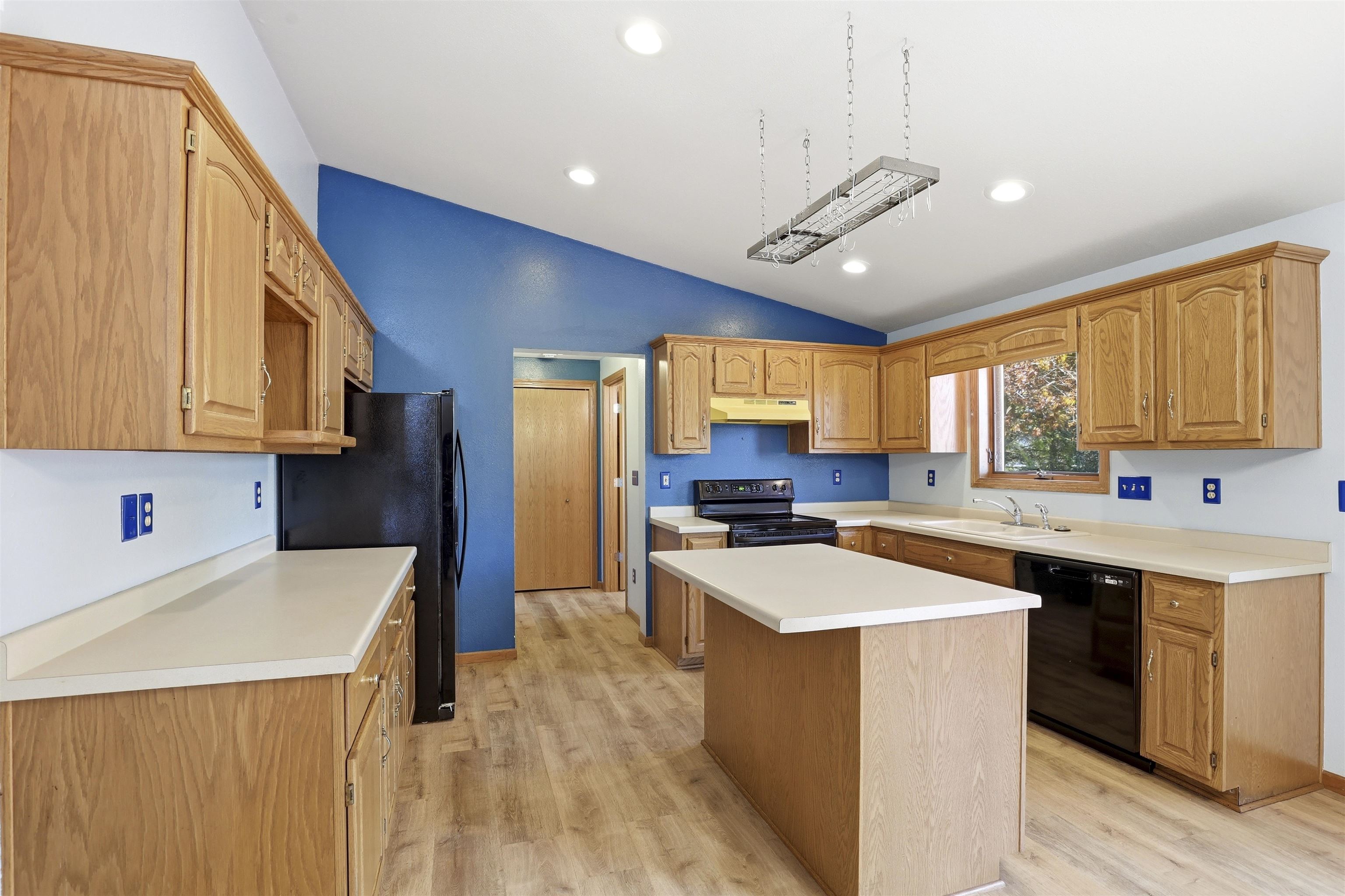 W2944 Northbrook Court Appleton, WI 54915 - Photo 7 of 35