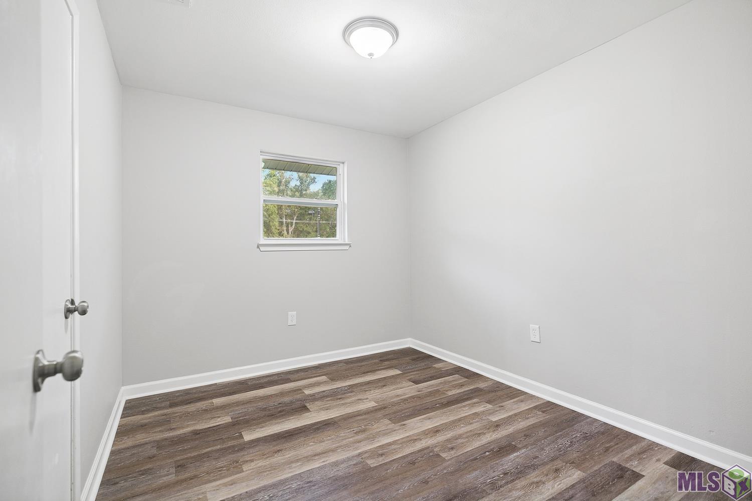 9046 Kingcrest Parkway Baton Rouge, LA 70810 - Photo 8 of 15