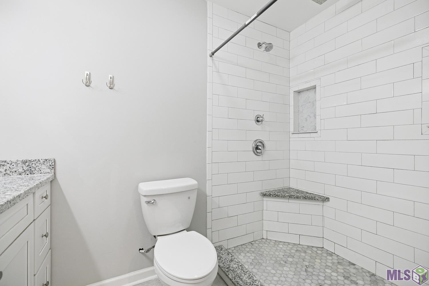 9046 Kingcrest Parkway Baton Rouge, LA 70810 - Photo 10 of 15