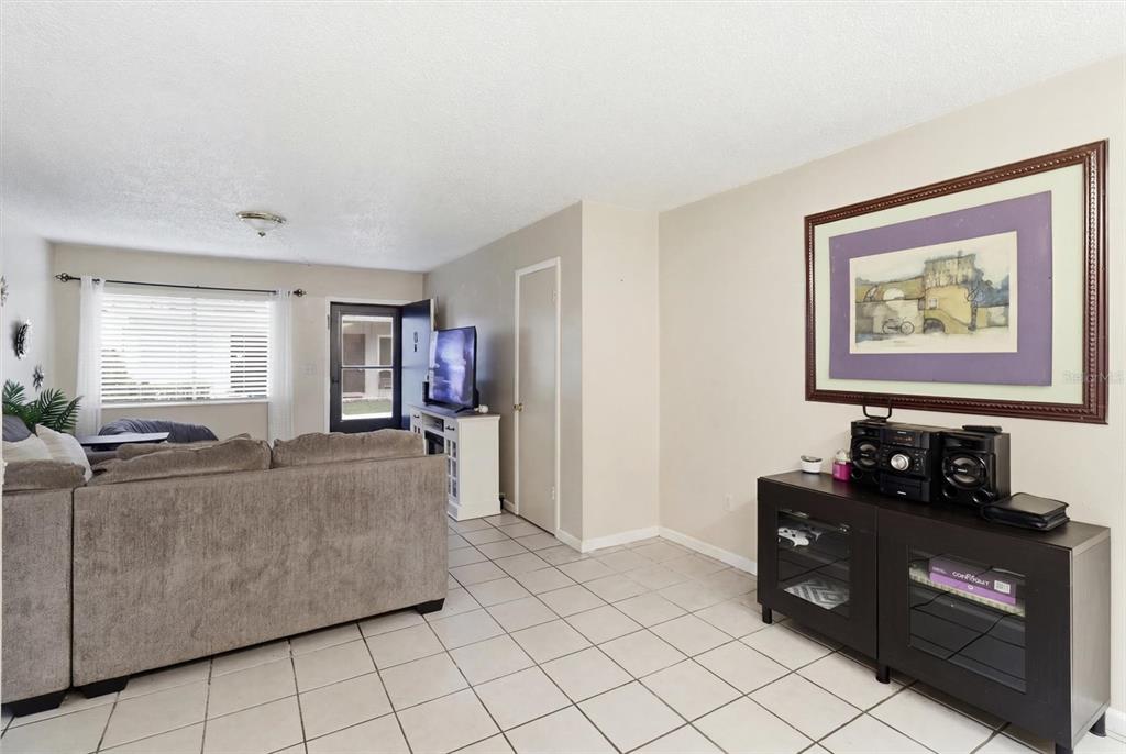 931 West Oak Ridge Road, Unit B Orlando, FL 32809 - Photo 11 of 18 Gallery Image 11