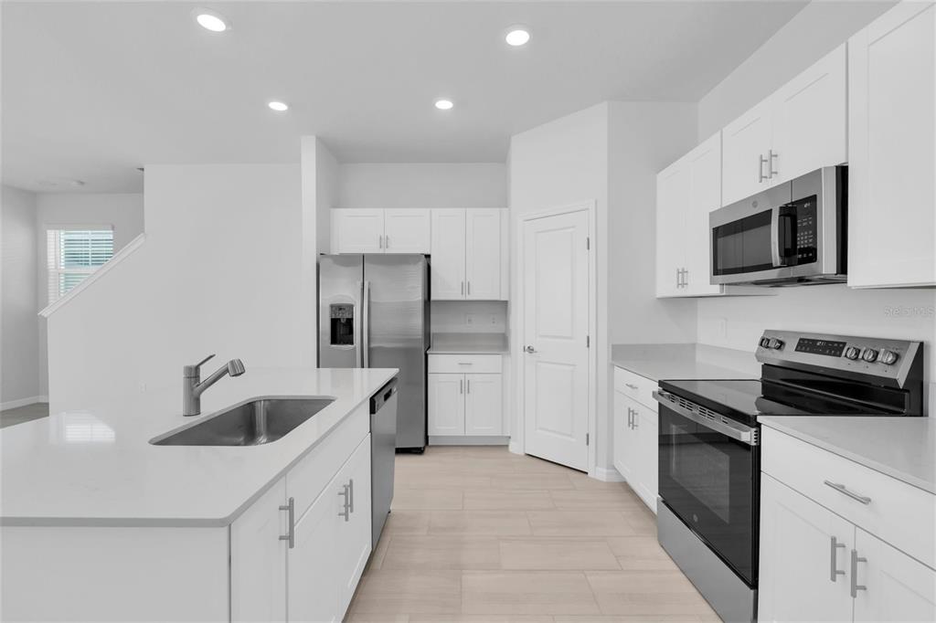 10881 Molasses Way New Port Richey, FL 34655 - Photo 14 of 43