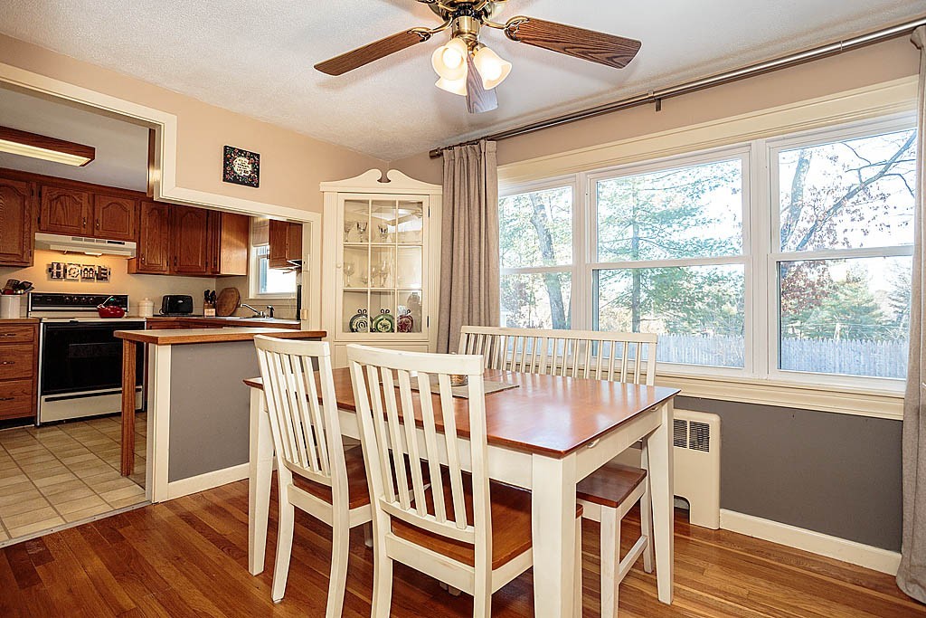 19 Arbor Road Chelmsford, MA 01863 - Photo 5 of 23