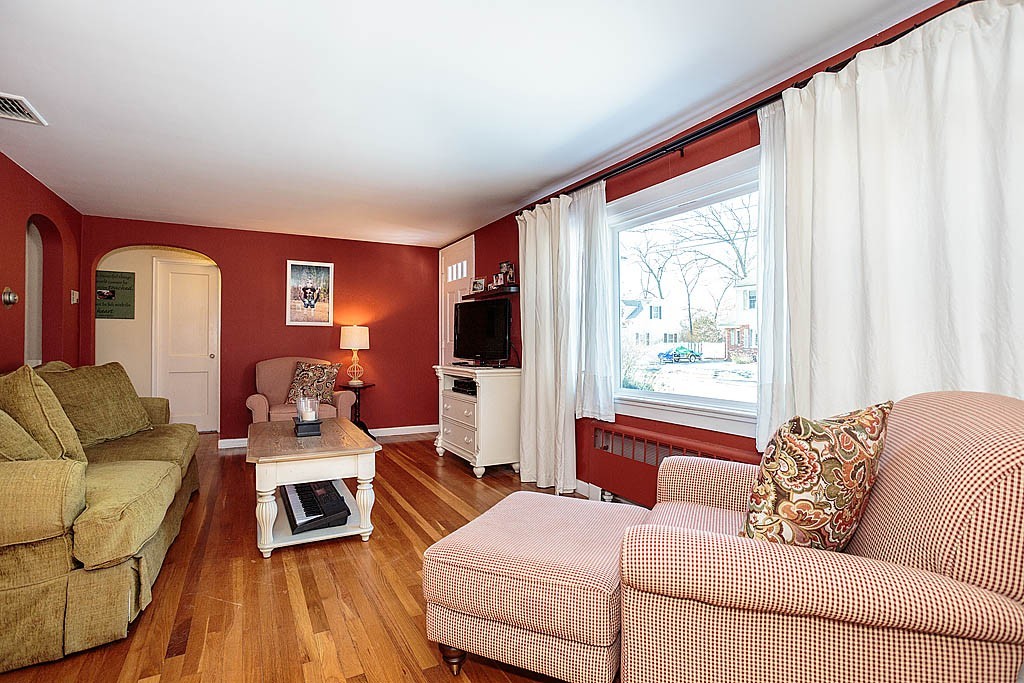 19 Arbor Road Chelmsford, MA 01863 - Photo 6 of 23