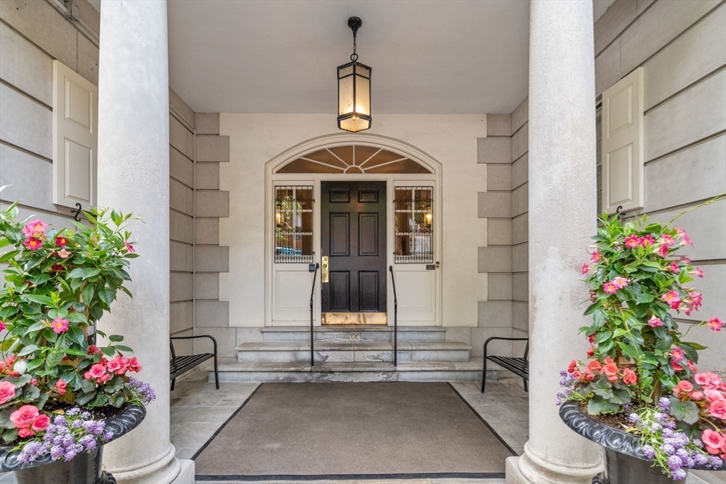 274 Beacon Street, Unit 8R Boston, MA 02116 - Photo 17 of 21