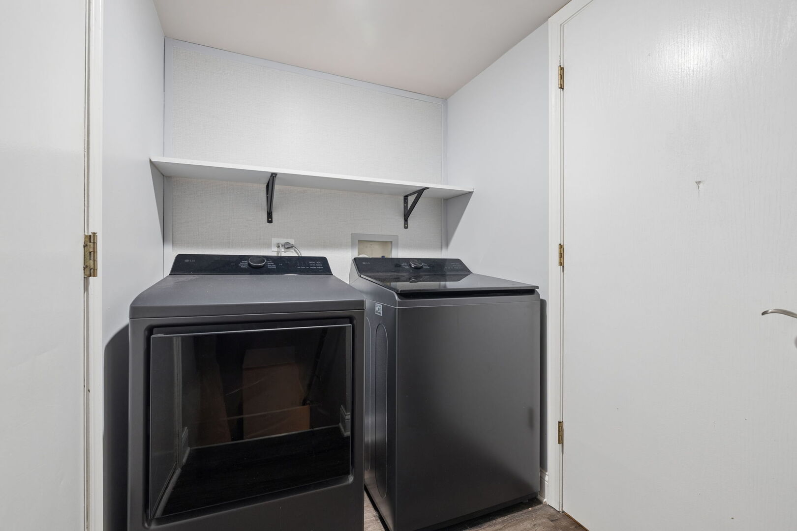 740 Countryside Drive Bolingbrook, IL 60490 - Photo 13 of 29 a stove top oven sitting inside of a kitchen