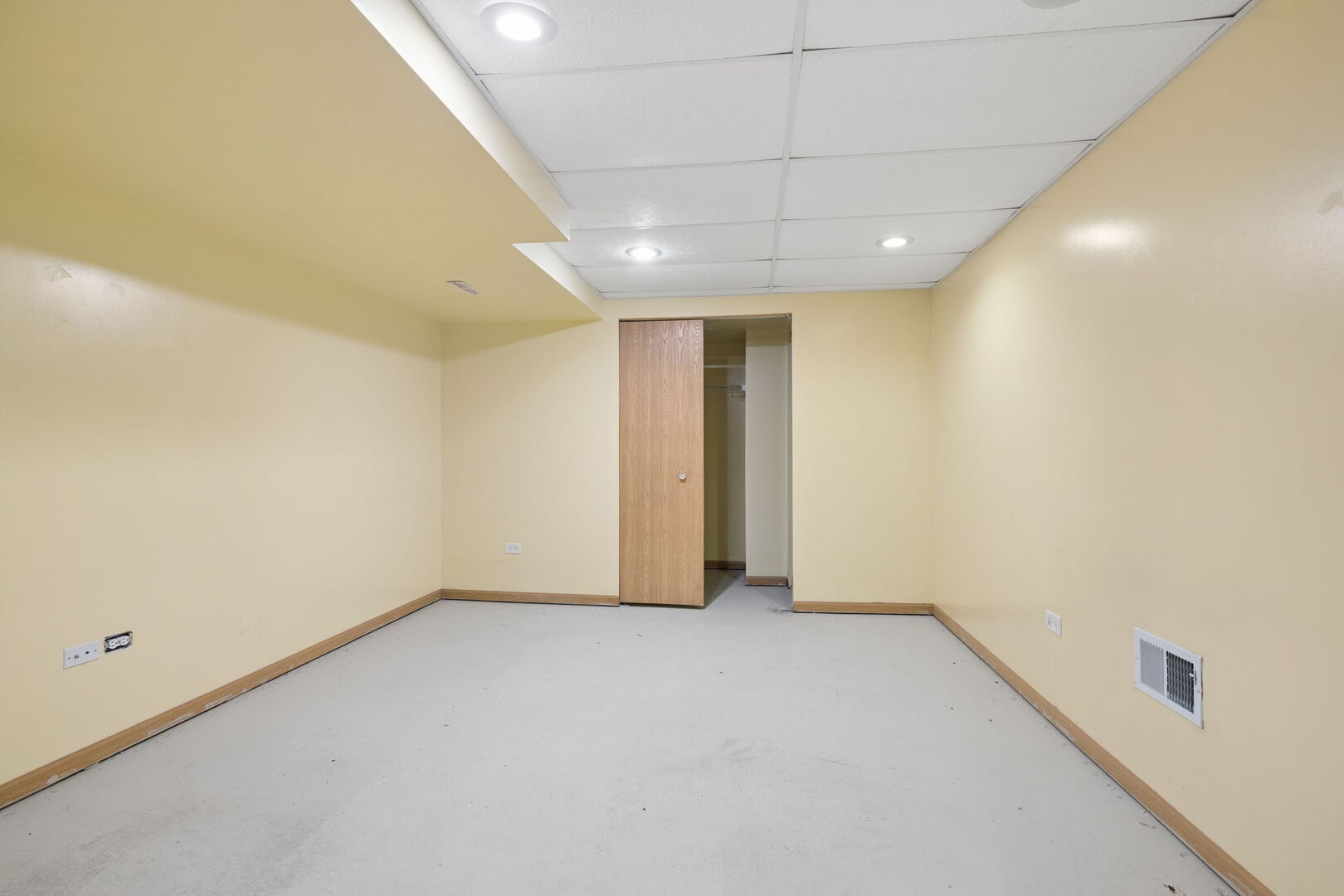 740 Countryside Drive Bolingbrook, IL 60490 - Photo 26 of 29 a view of an empty room